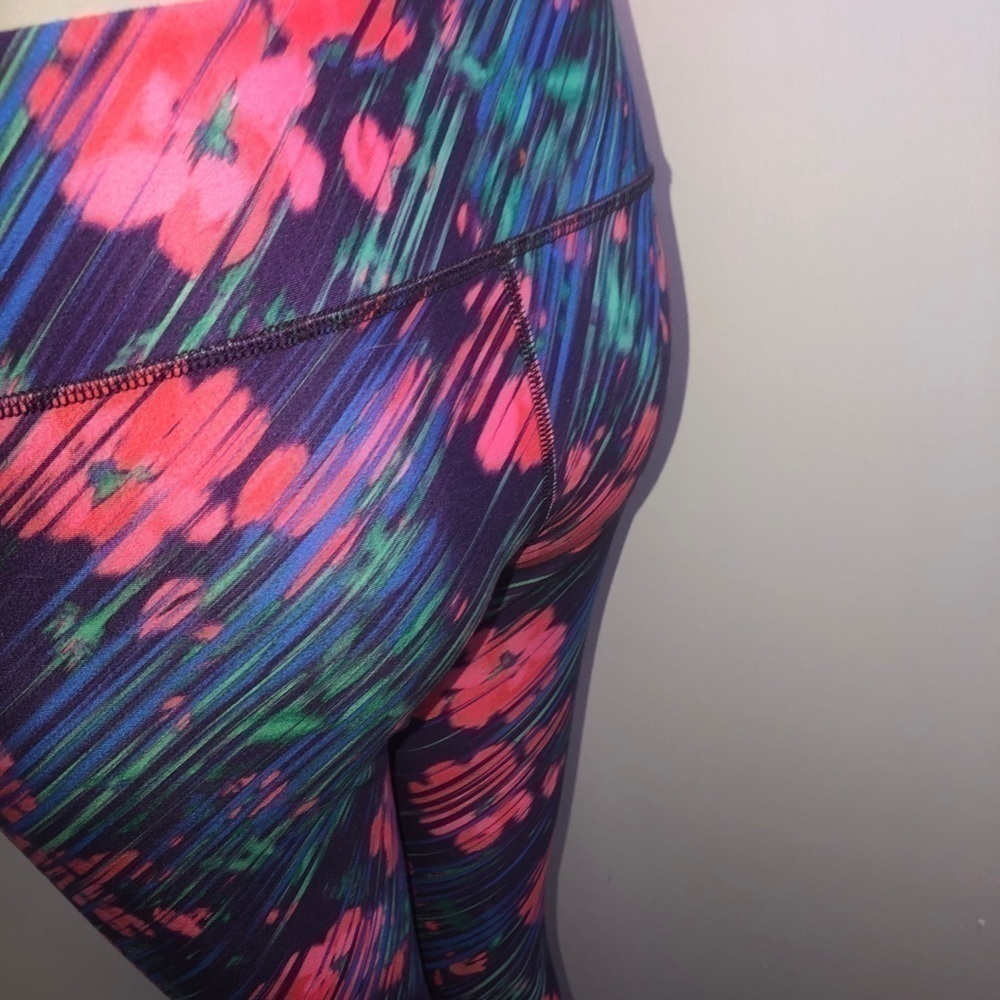 Beautiful Fabletics - Picture 9 of 11